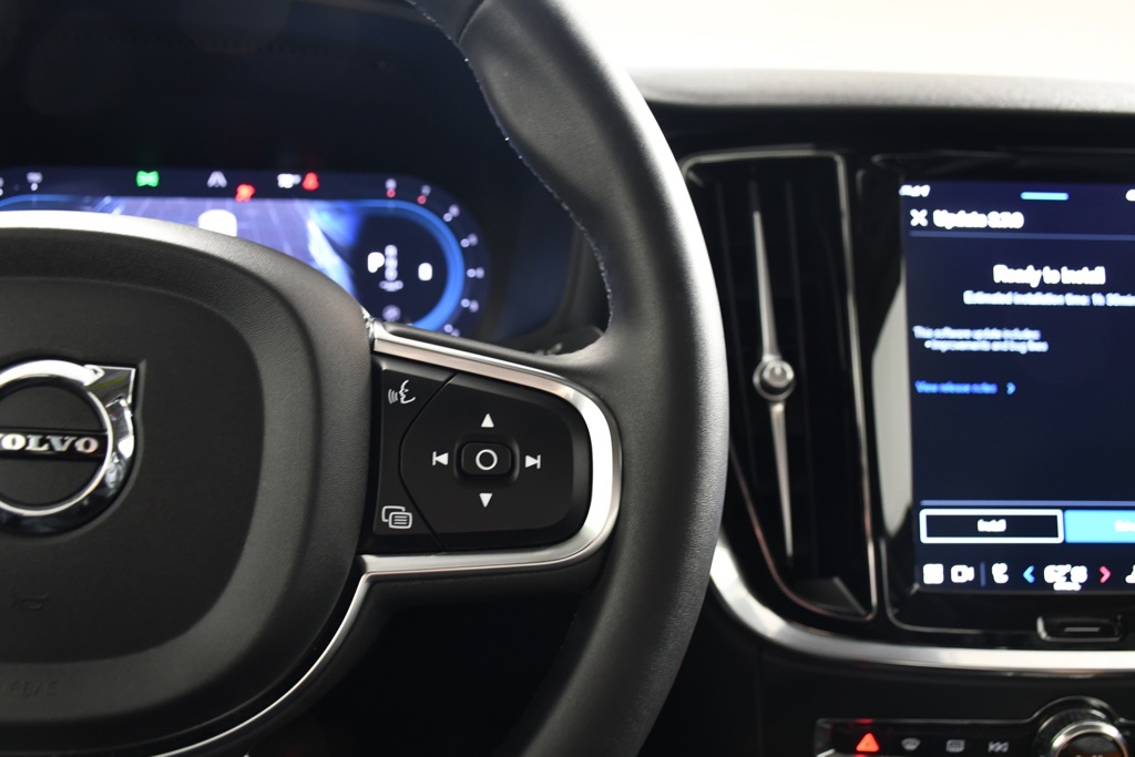 2024 Volvo S60 B5 Core photo 28