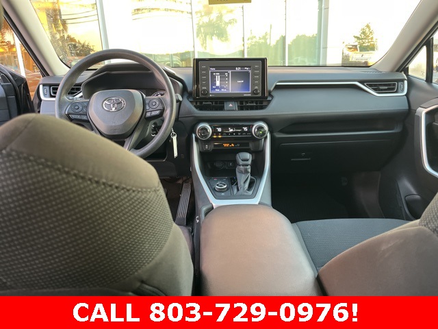 2022 Toyota RAV4 Hybrid LE photo 9