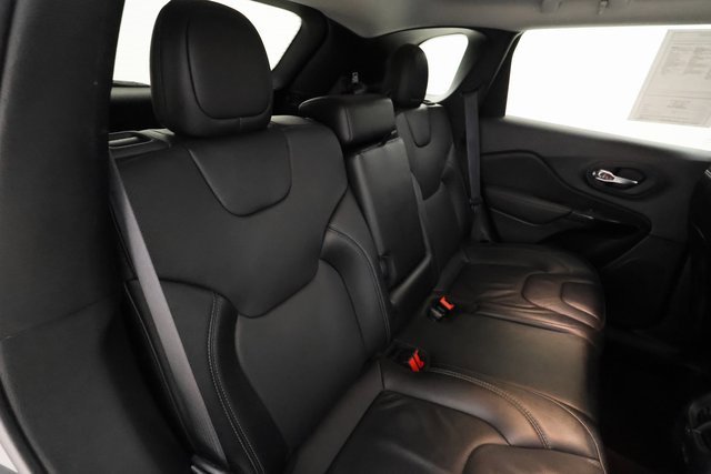 2023 Jeep Cherokee Altitude Lux photo 19