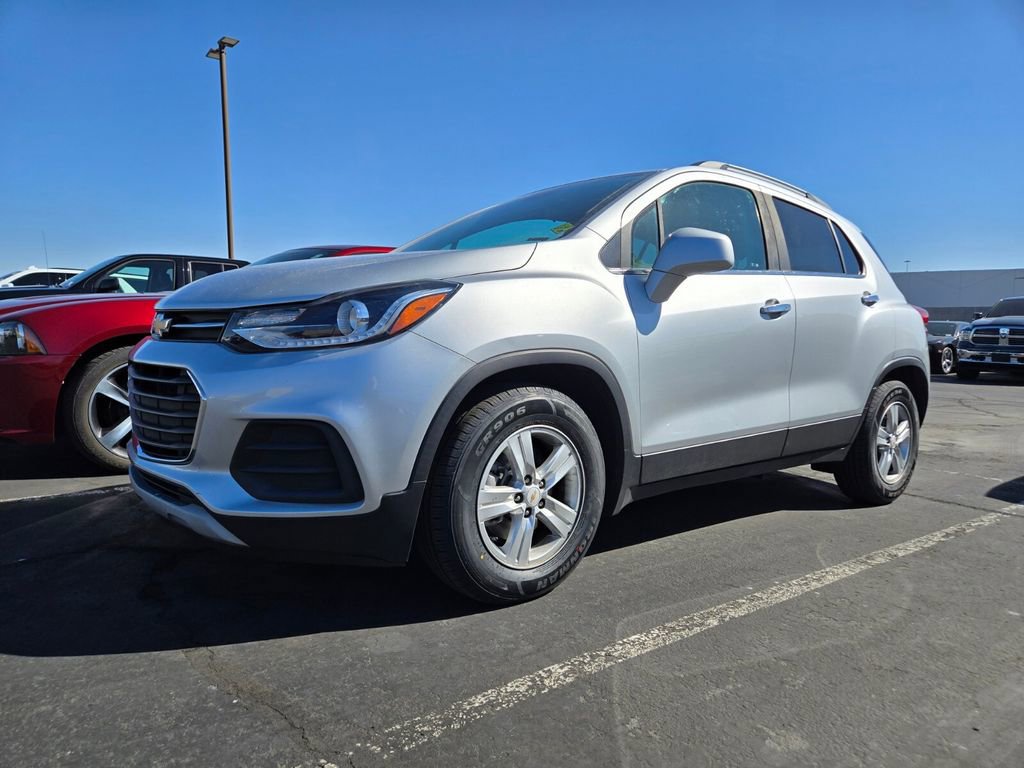 2019 Chevrolet Trax LT photo 2