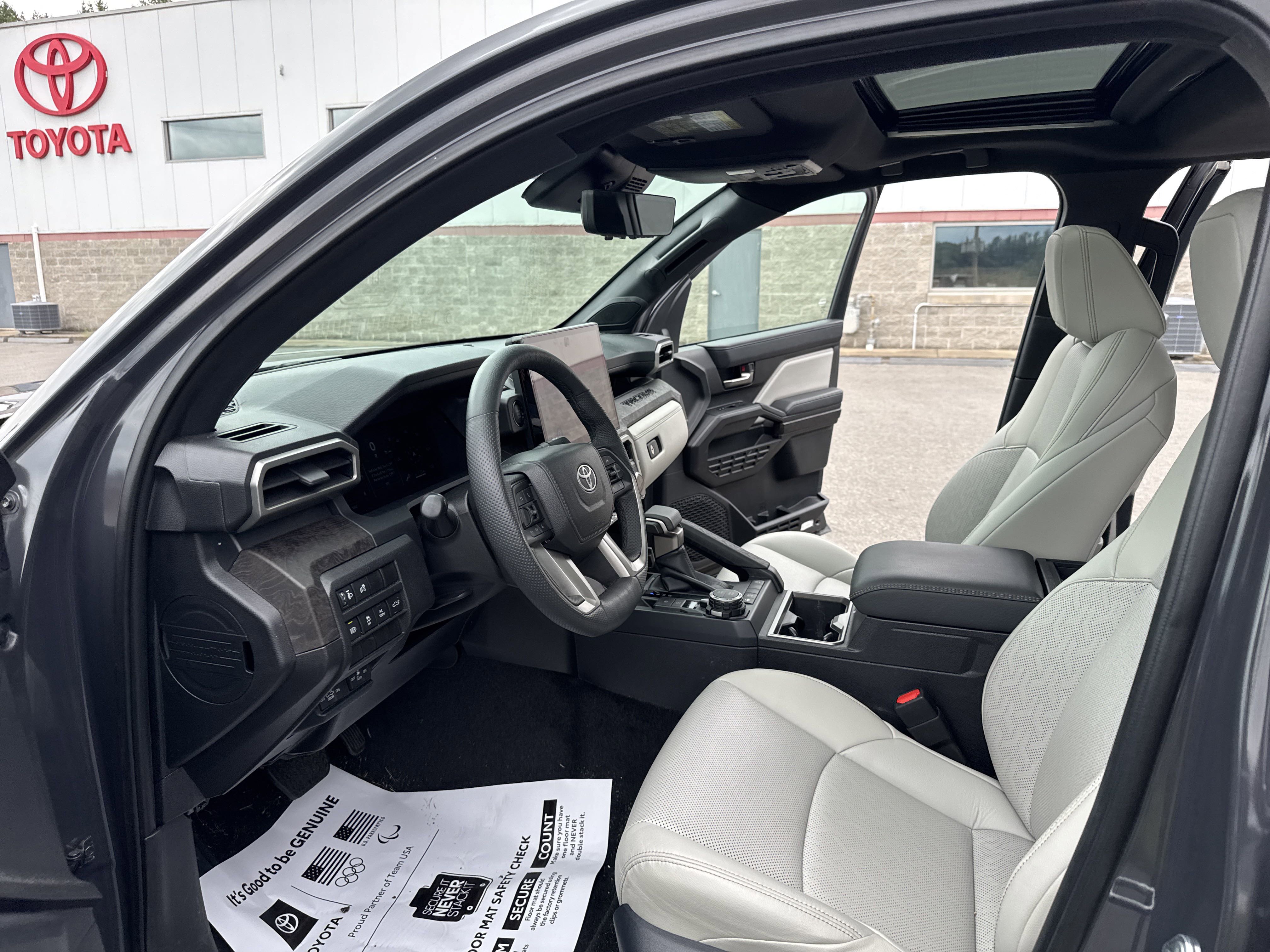 2025 Toyota Tacoma Limited photo 2