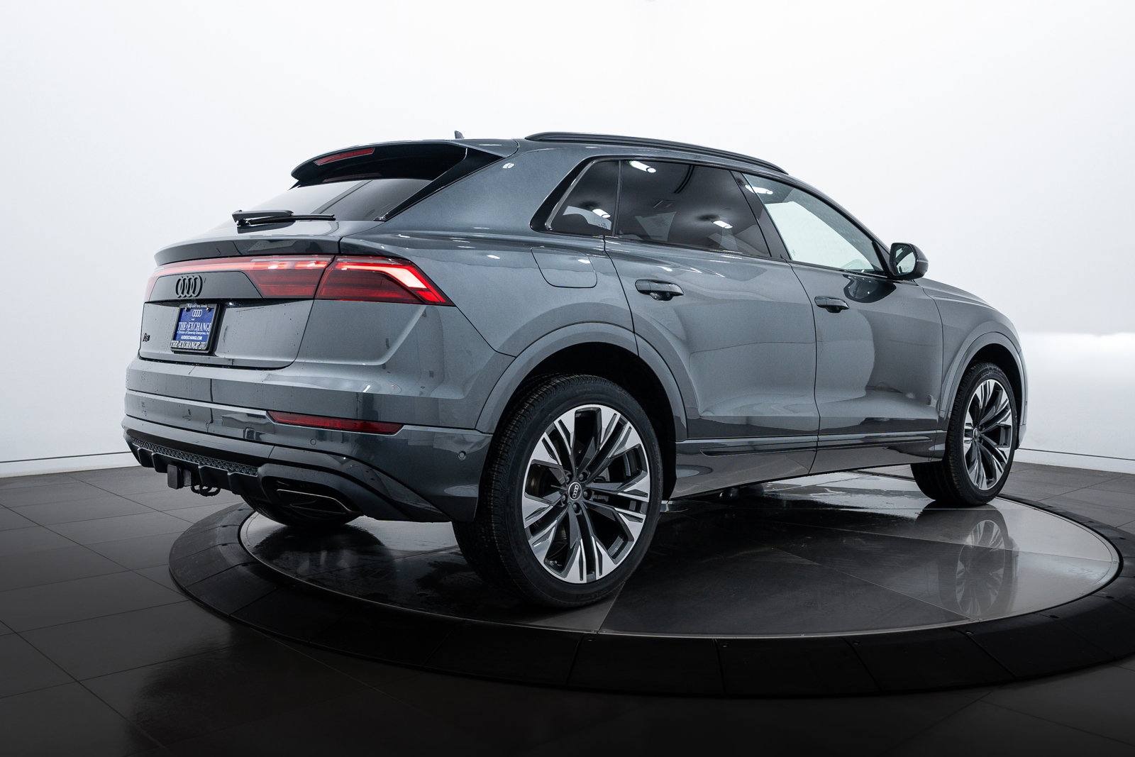 2025 Audi Q8 Premium Plus photo 3