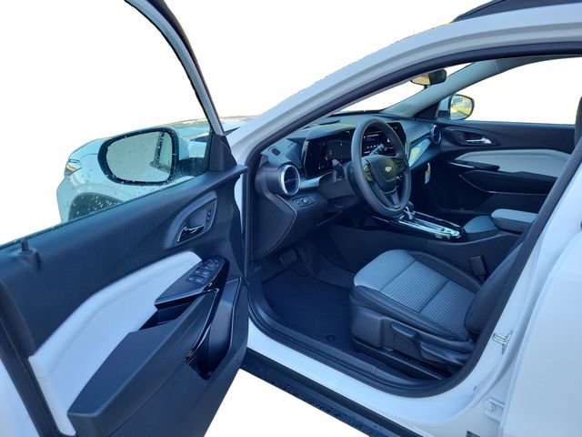 2025 Chevrolet Trax LT photo 9