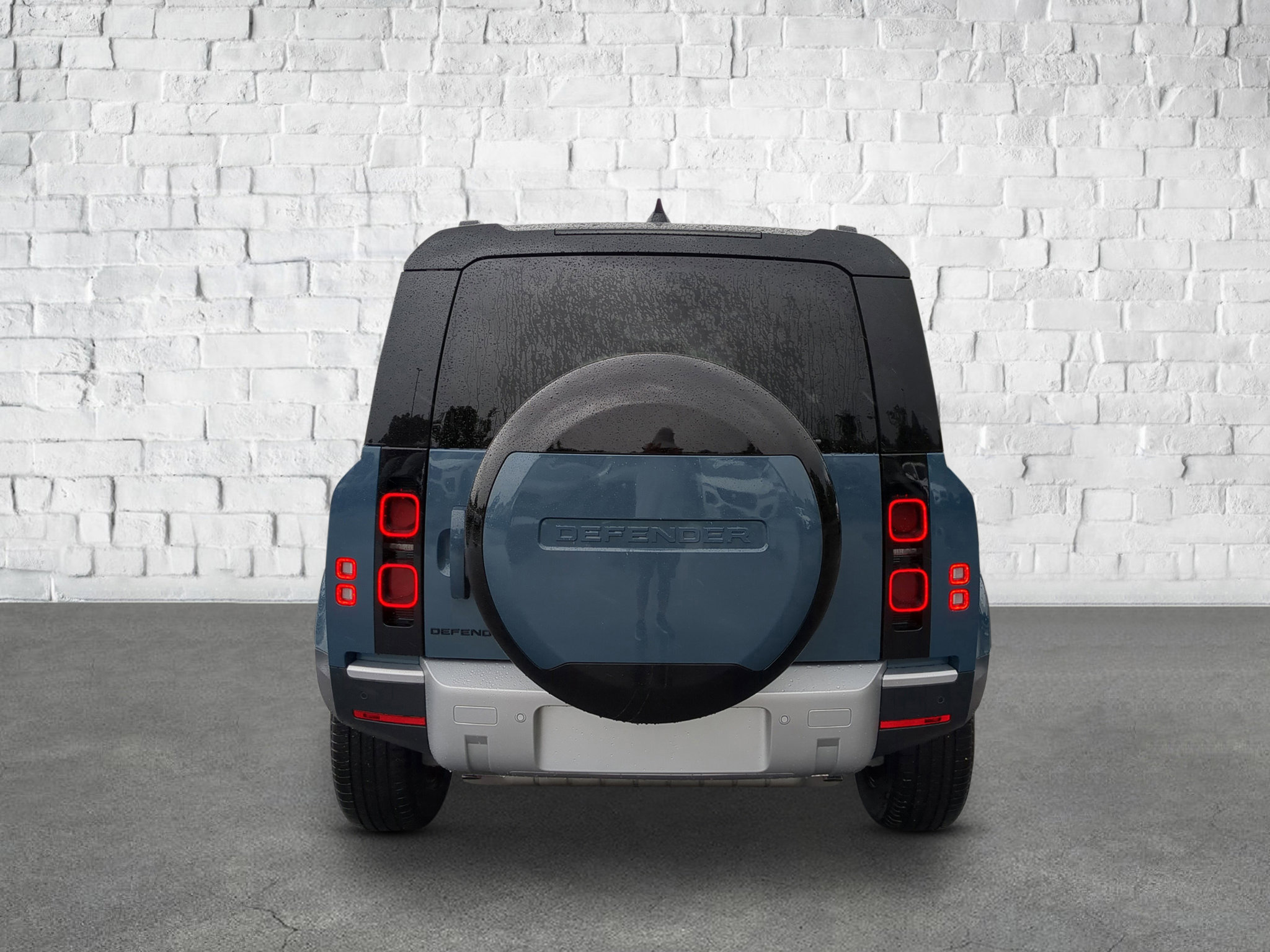 2025 Land Rover Defender 110 S photo 5