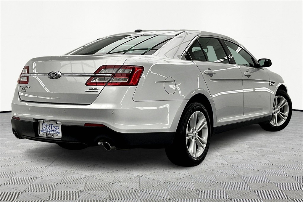 Used 2018 Ford Taurus SEL with VIN 1FAHP2E83JG111939 for sale in Kansas City