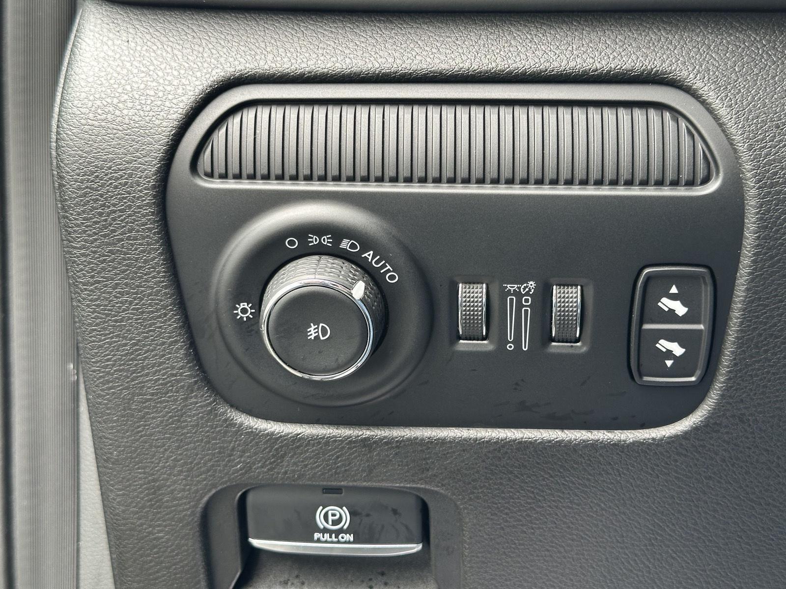 2024 Jeep Wagoneer Series II photo 16
