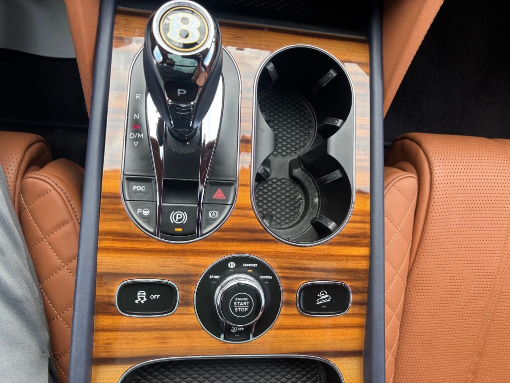 2019 Bentley Bentayga V8 photo 25
