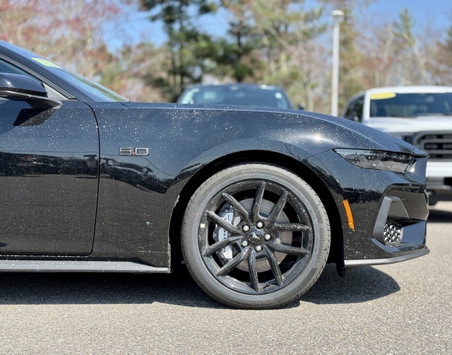 2025 Ford Mustang GT Premium photo 2