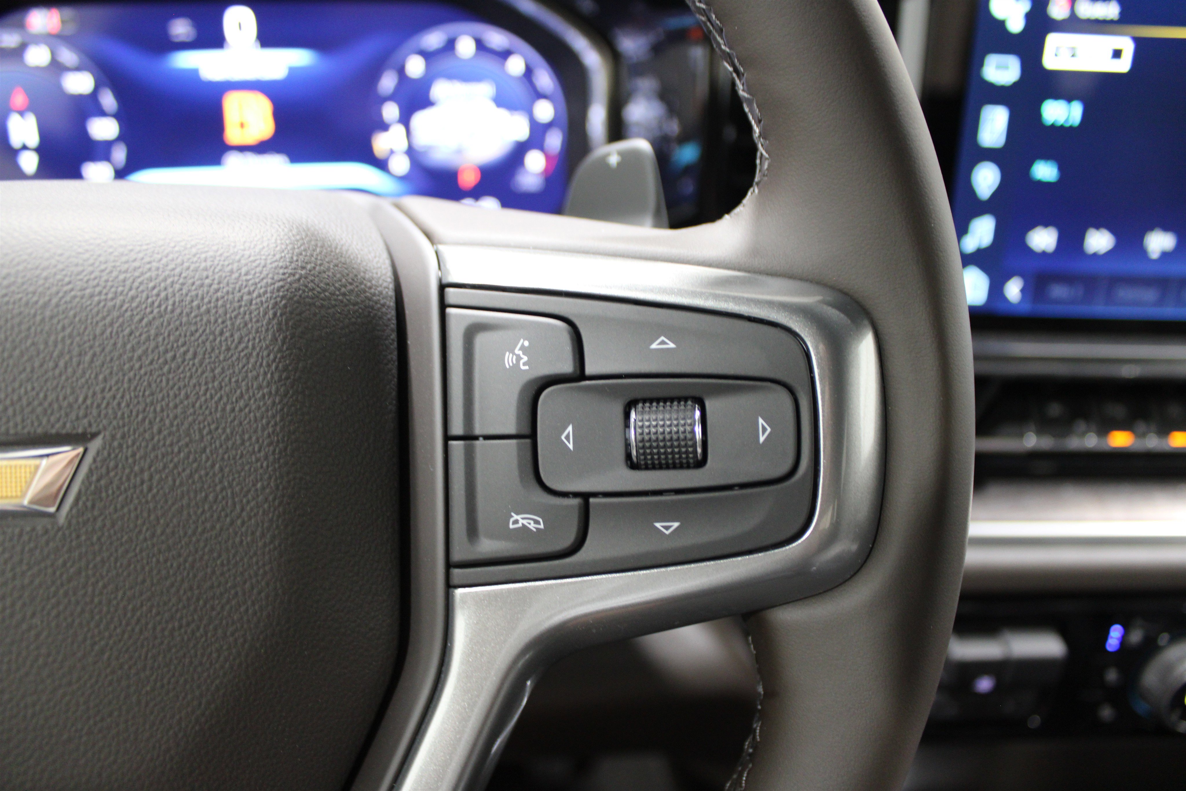 2026 Chevrolet Silverado 1500 LTZ photo 7