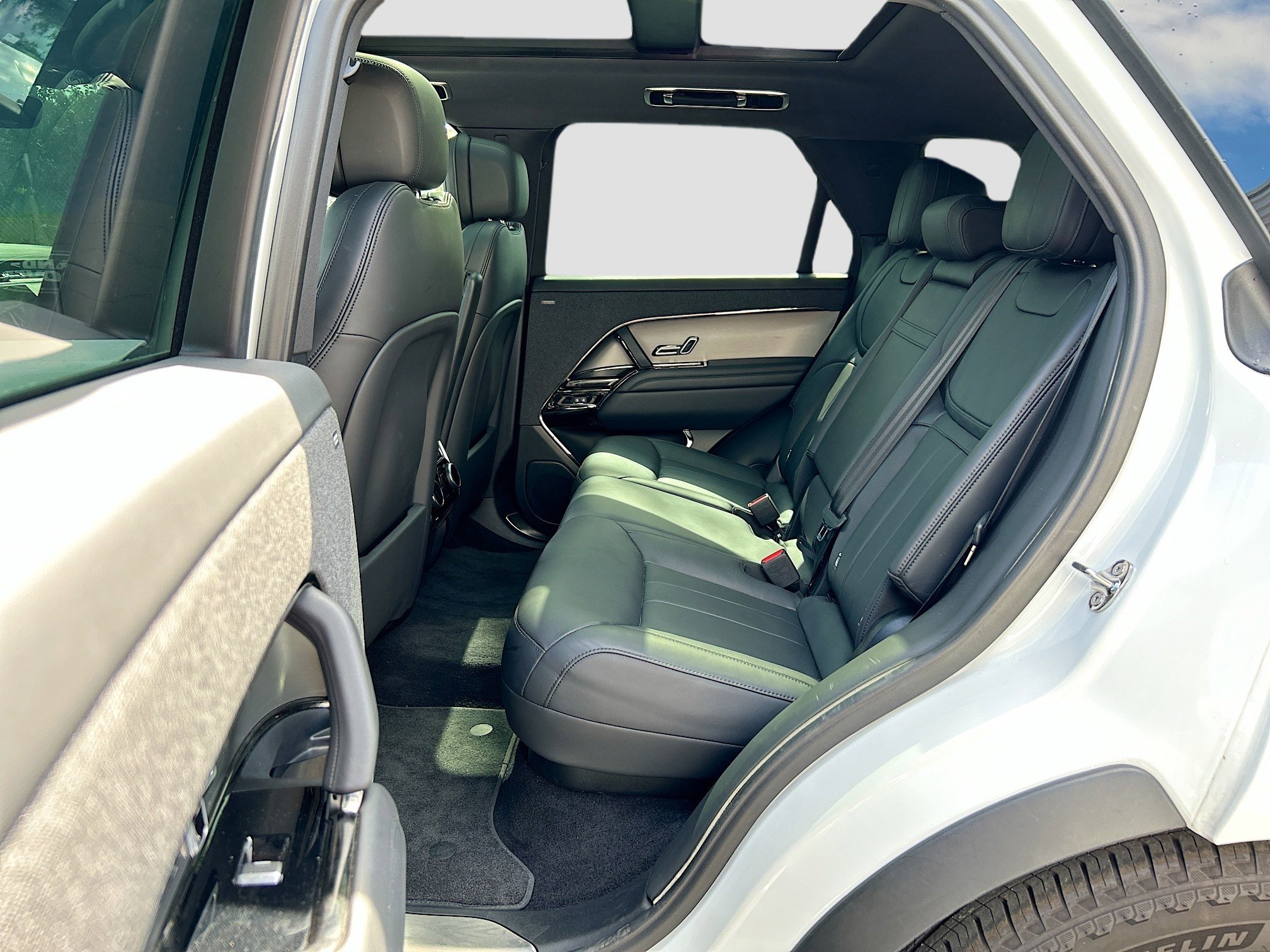 2024 Land Rover Range Rover Sport SE photo 17