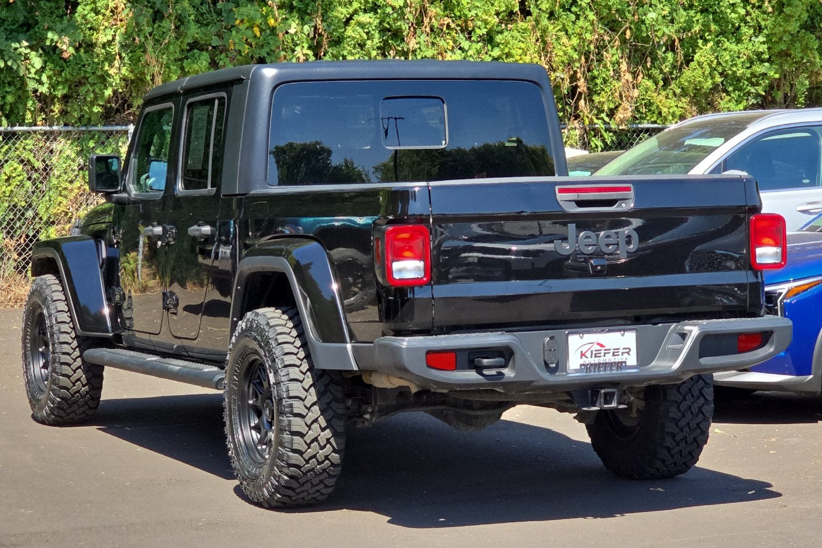 2023 Jeep Gladiator Sport photo 6