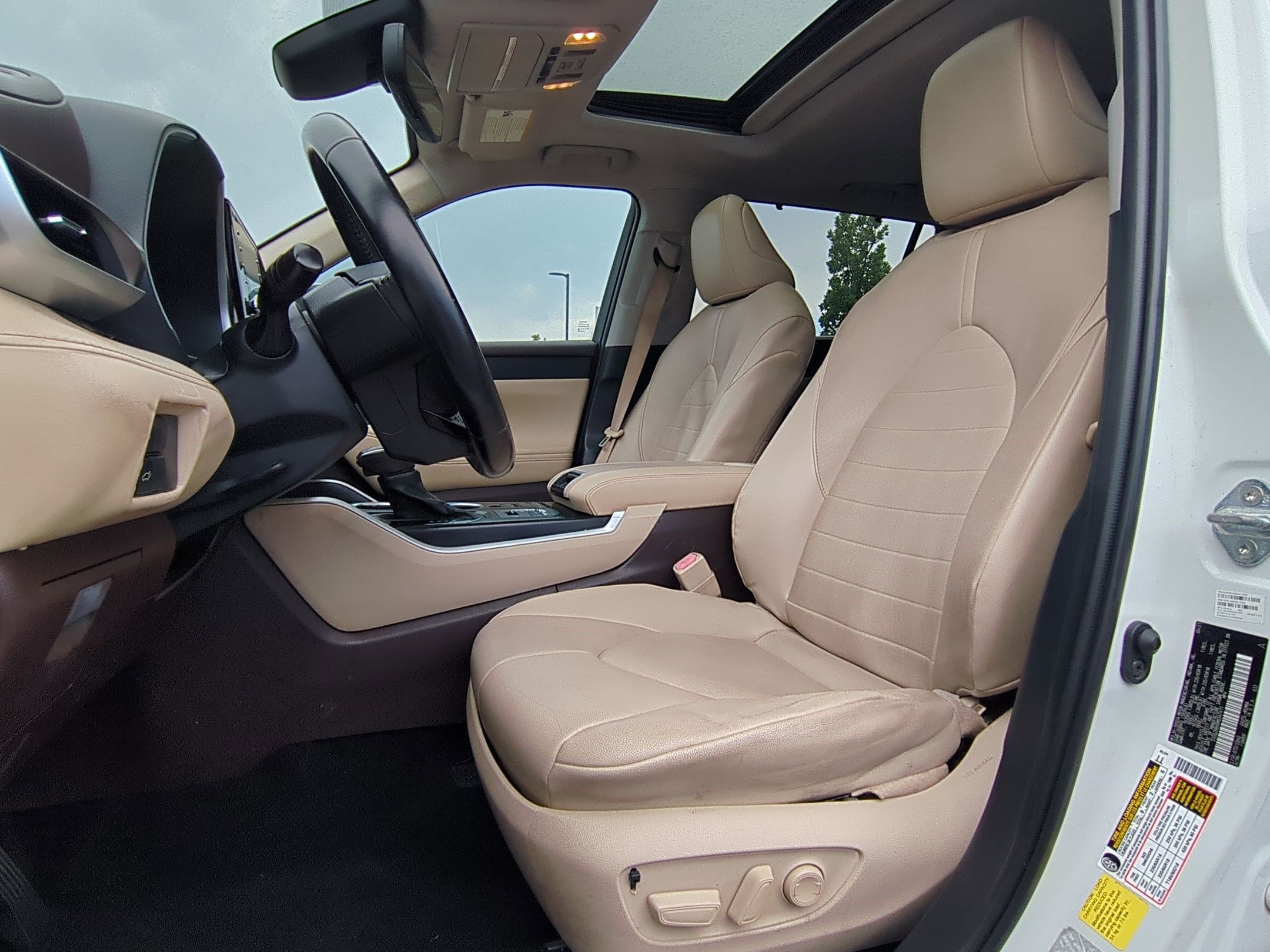 2021 Toyota Highlander XLE photo 22