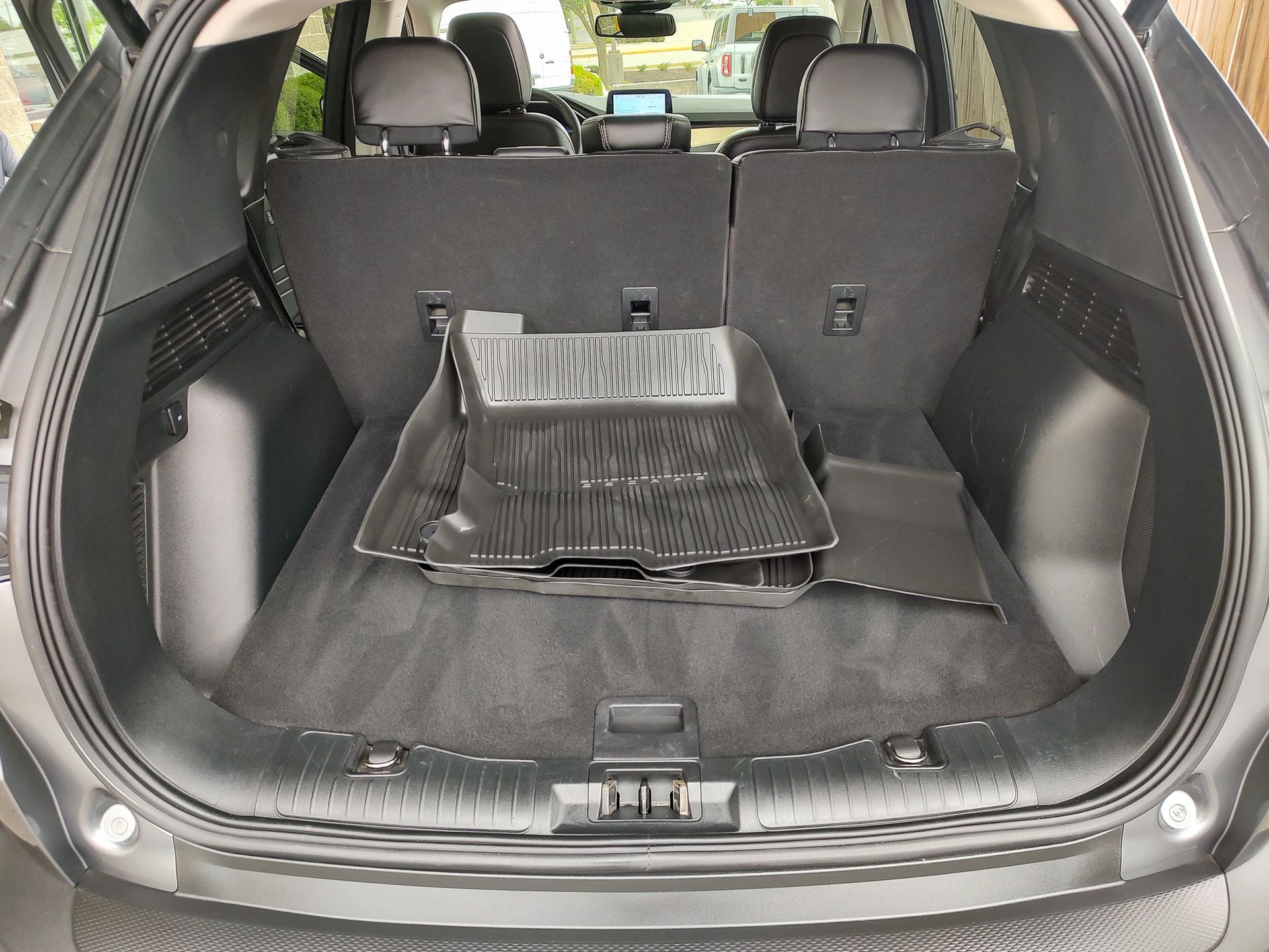 2021 Ford Escape Titanium Hybrid photo 21