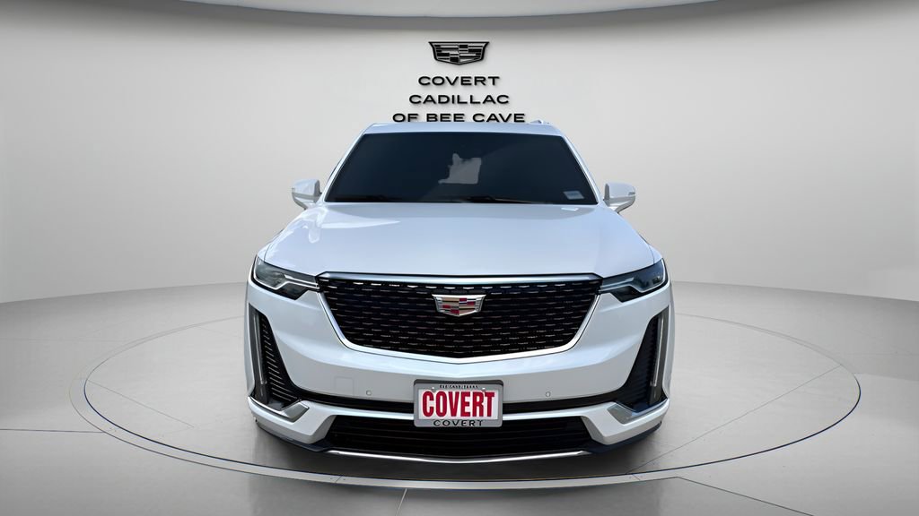2025 Cadillac XT6 Luxury photo 2