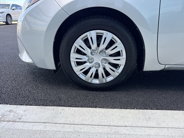 2014 Toyota Corolla L photo 3