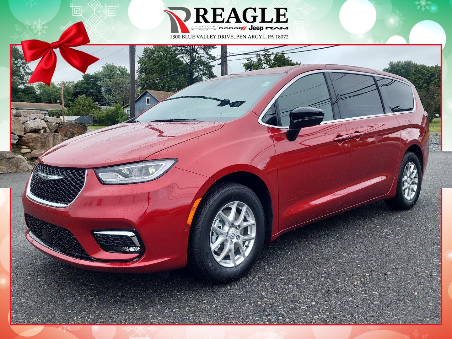 2026 Chrysler Pacifica Select's photo