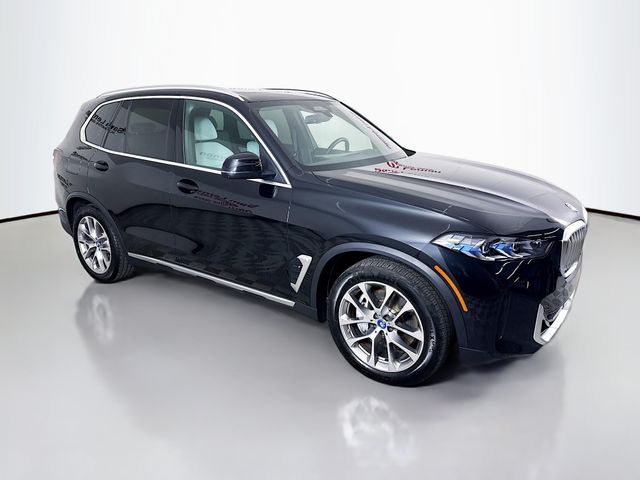 2024 BMW X5 50e's photo