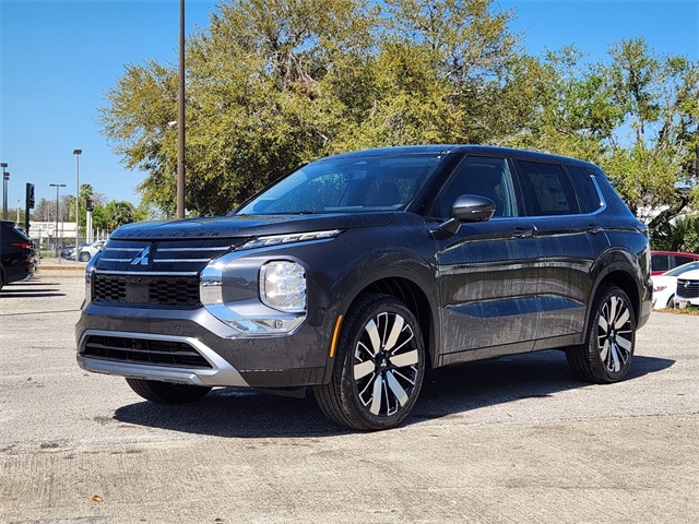 2025 Mitsubishi Outlander SE photo 4