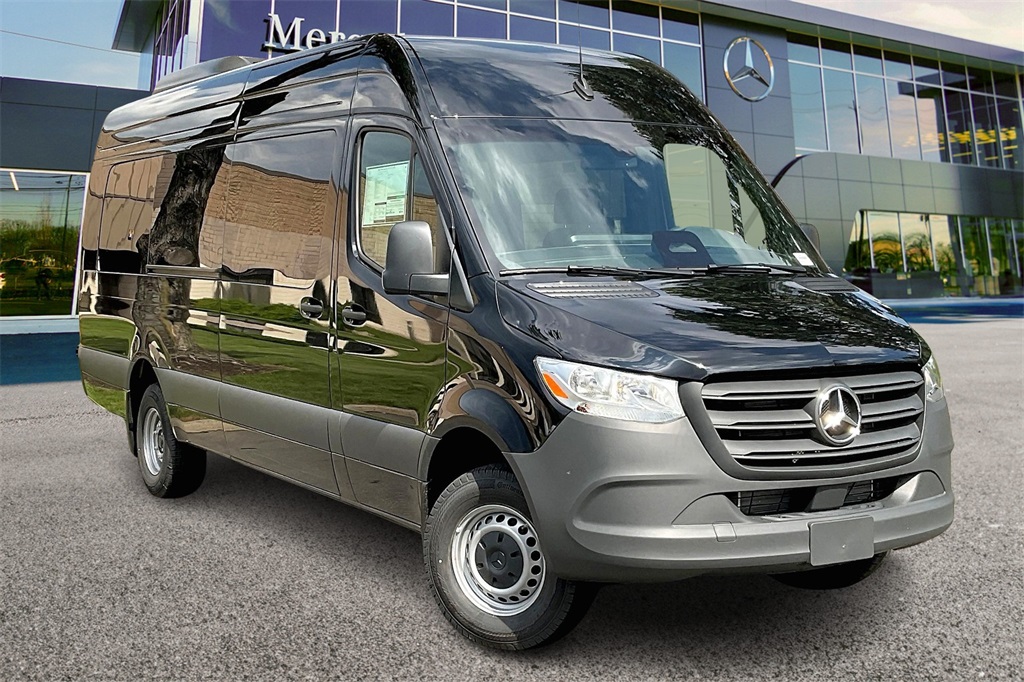 2025 Mercedes-Benz Sprinter Cargo Van Base's photo