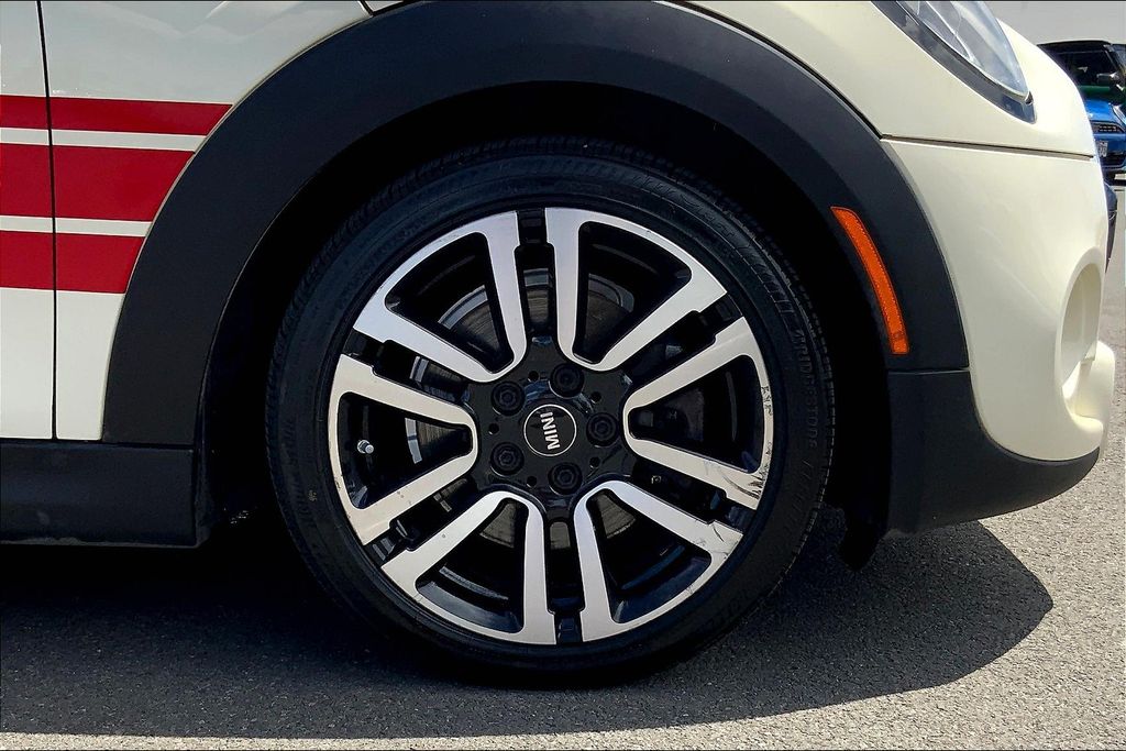 Image of Pre-Owned 2019 MINI Cooper S Signature