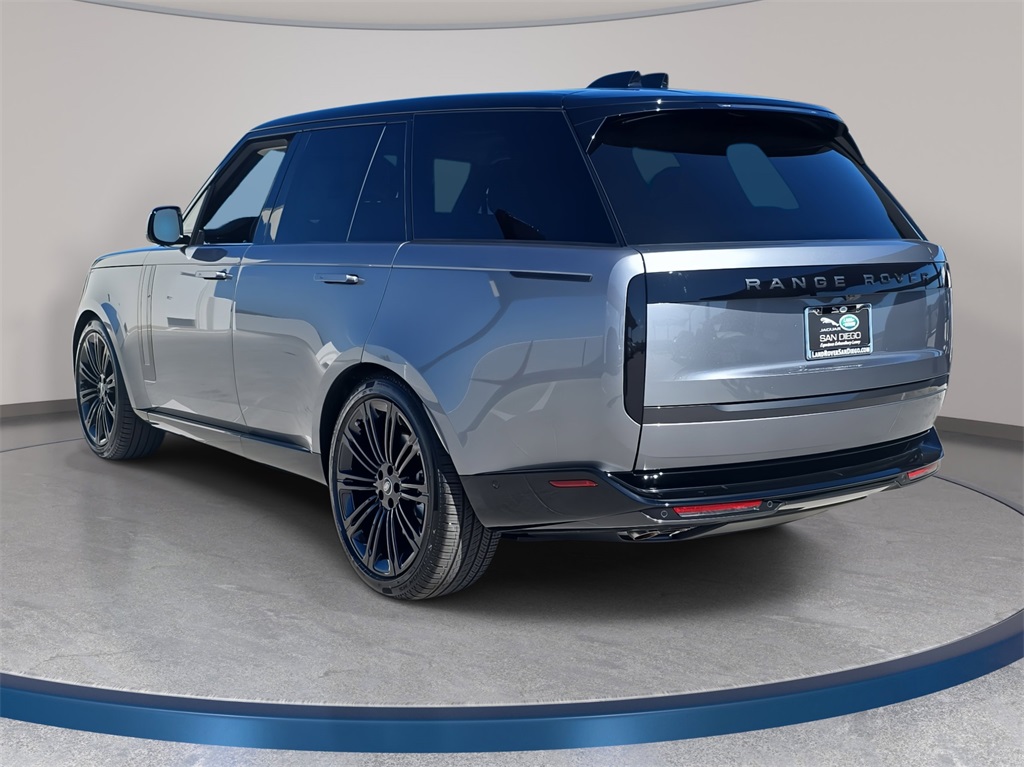 2025 Land Rover Range Rover SE photo 4