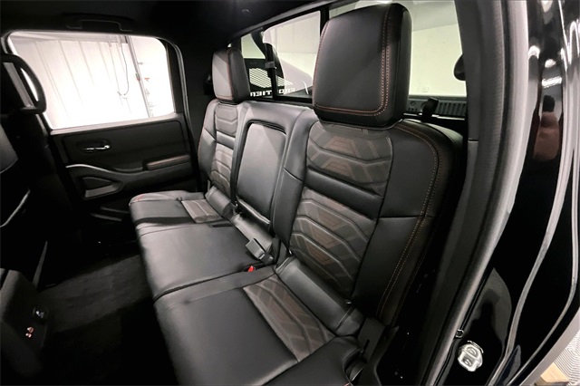 2025 Nissan Frontier PRO-4X photo 10