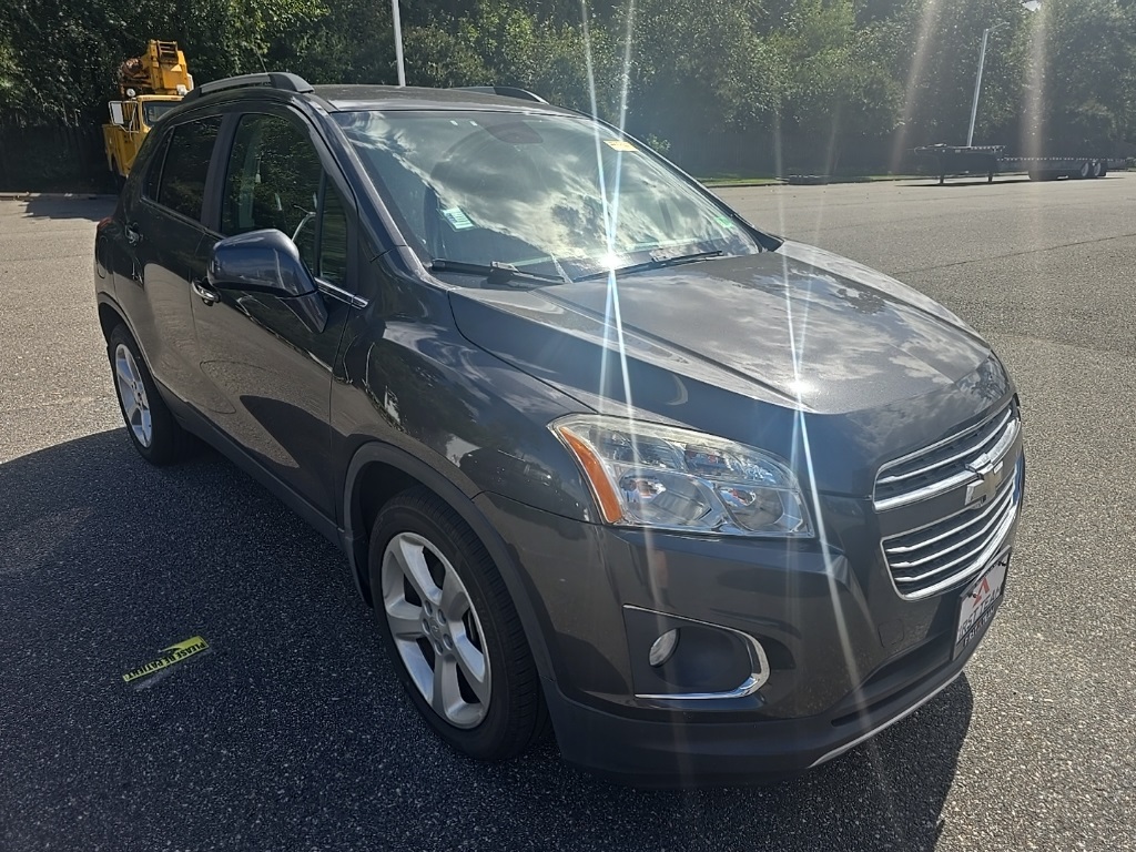 2016 Chevrolet Trax LTZ photo 2