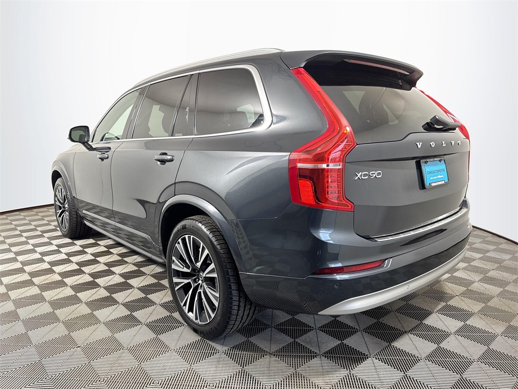 2022 Volvo XC90 T5 Momentum photo 10