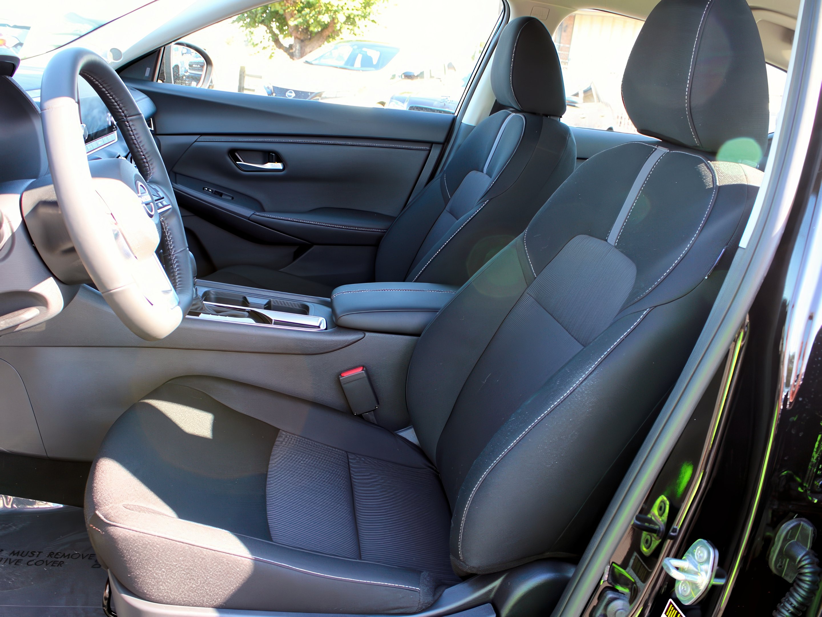 2025 Nissan Sentra SV photo 4