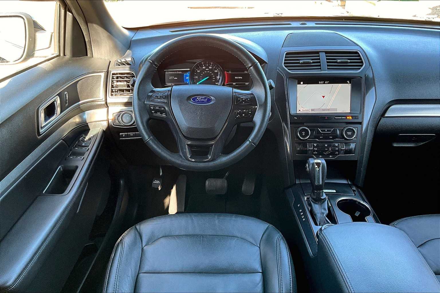 2018 Ford Explorer XLT photo 2