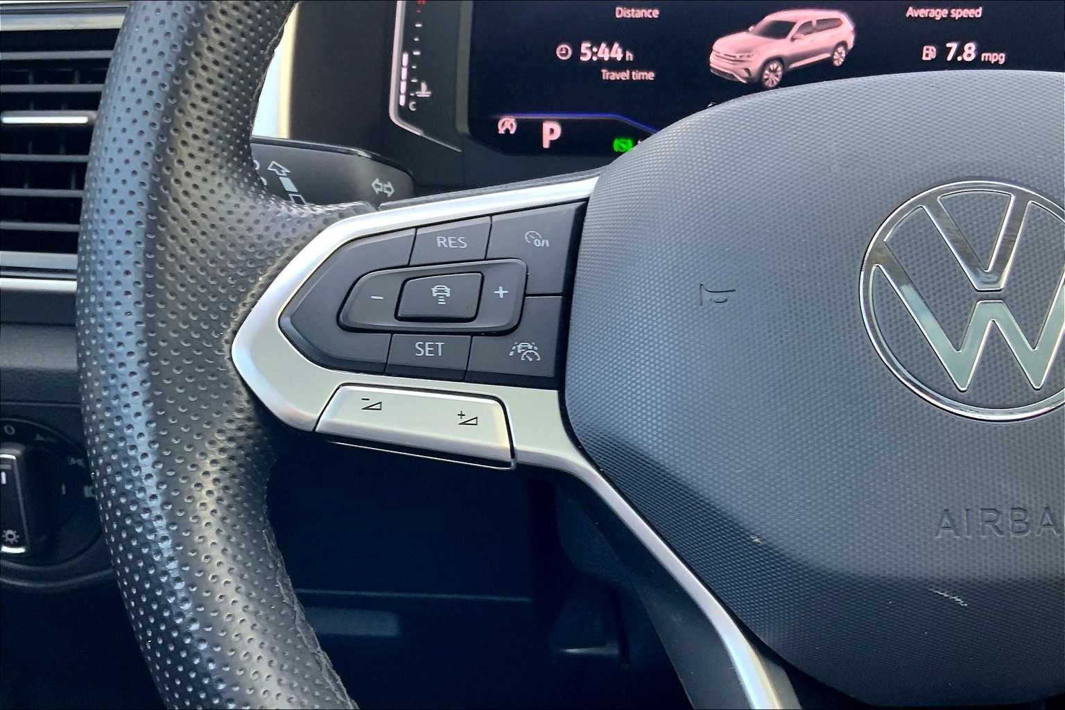 2022 Volkswagen Atlas V6 SEL Premium R-Line photo 21
