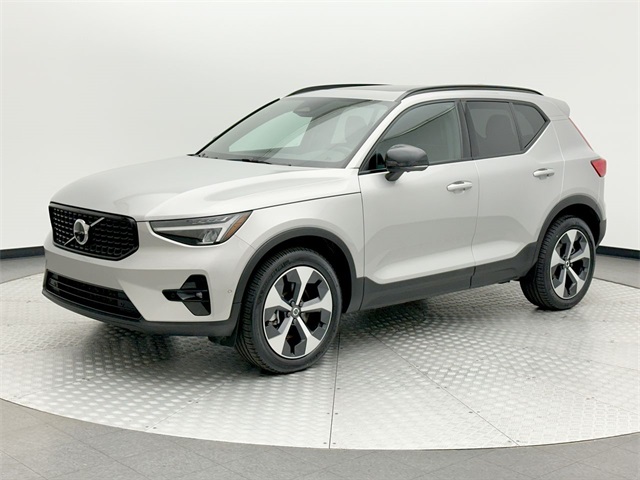 2025 Volvo XC40 Plus's photo