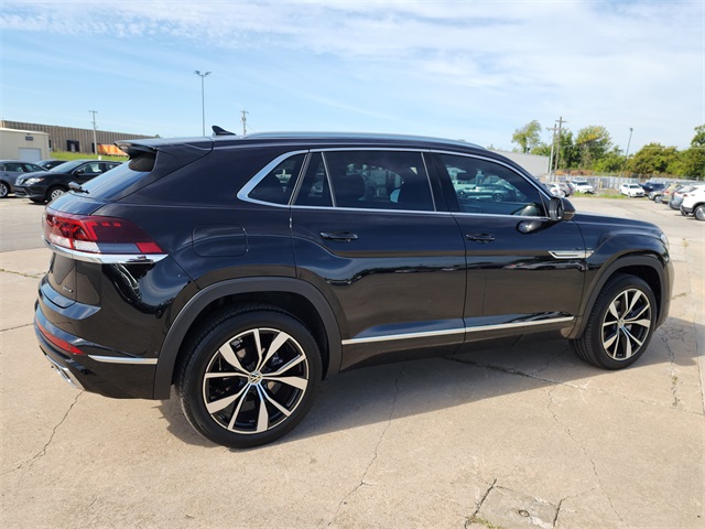 2025 Volkswagen Atlas Cross Sport SEL Premium R-Line photo 2