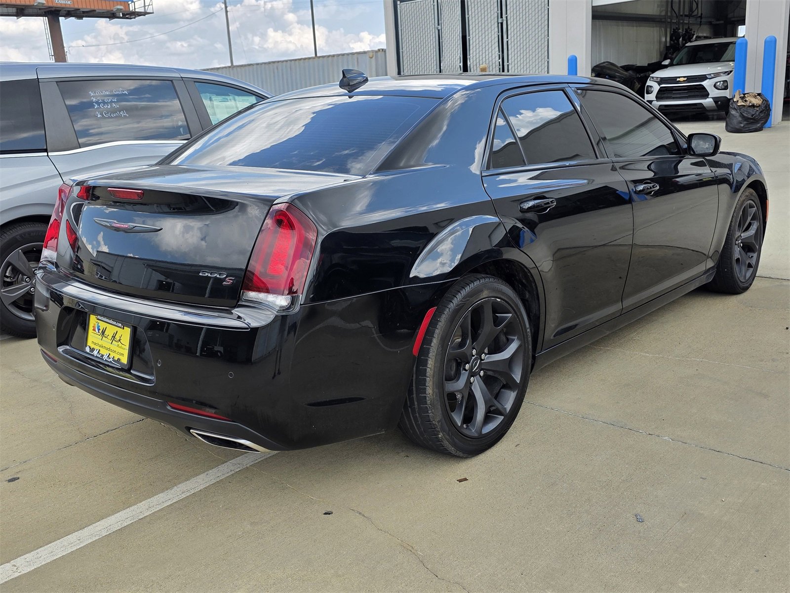 2022 Chrysler 300 S photo 4