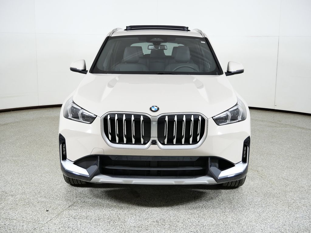 2026 BMW X1 28i's photo