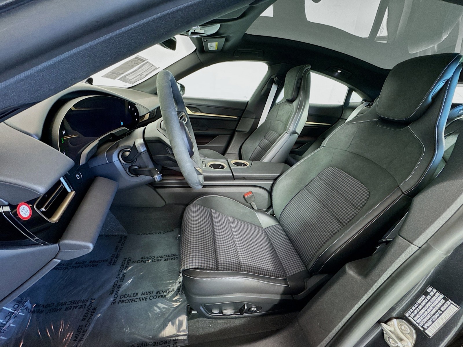 2025 Porsche Taycan 4S photo 5
