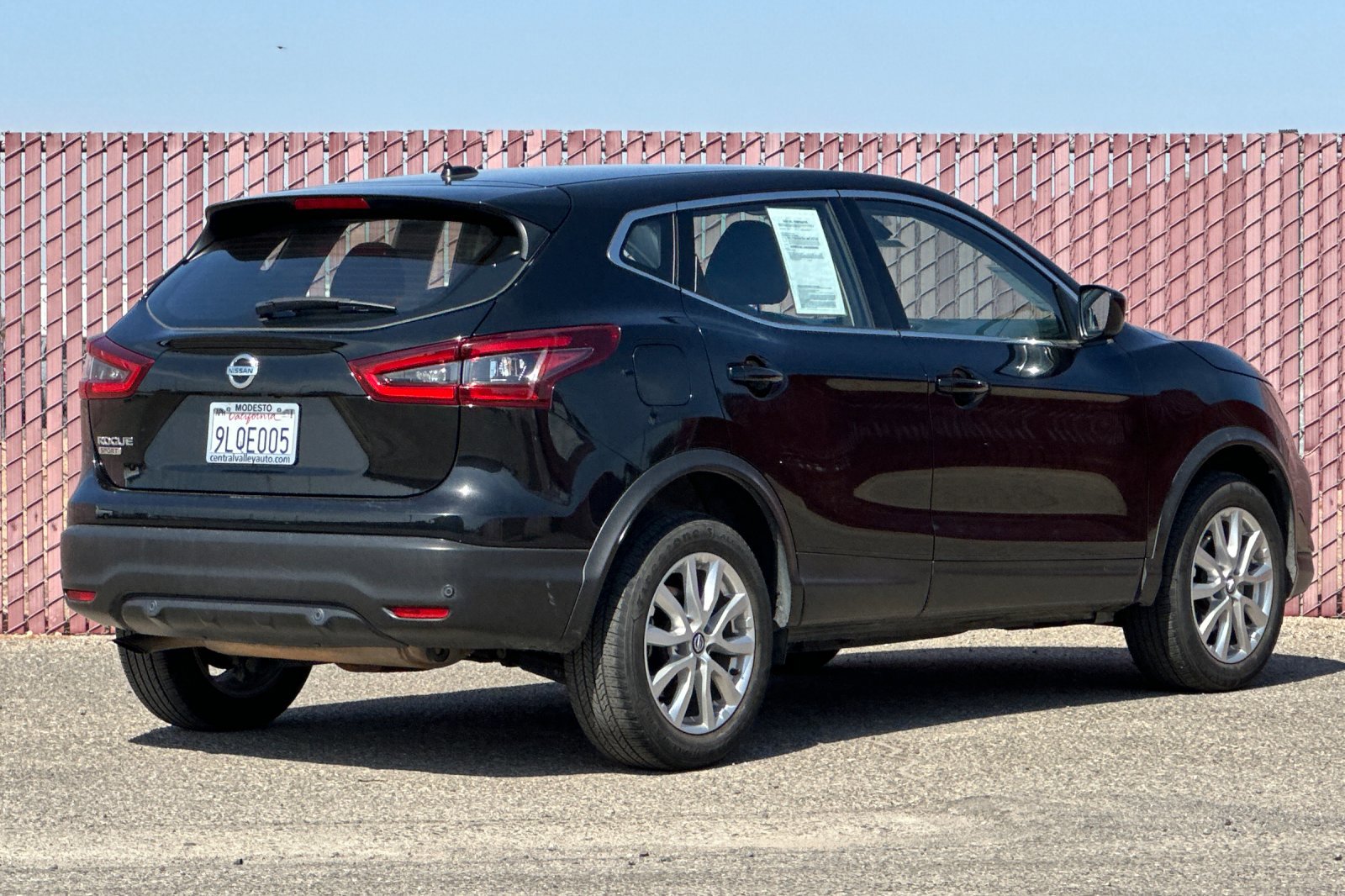 2022 Nissan Rogue Sport S photo 4