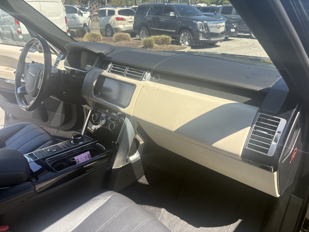 2017 Land Rover Range Rover Supercharged LWB photo 9