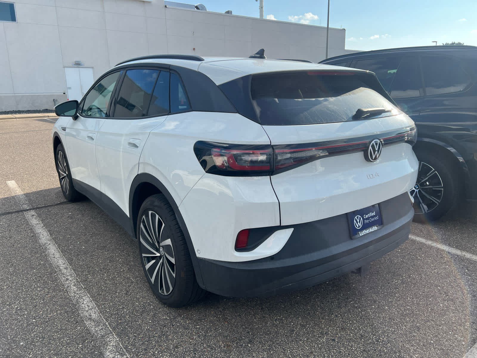 2024 Volkswagen ID.4 Pro photo 4