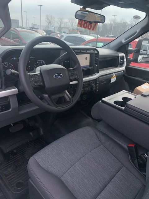 2024 Ford F-350 XL photo 4