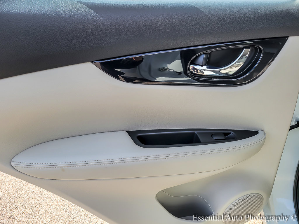 2021 NISSAN ROGUE SPORT - Image 18