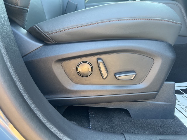 2025 Ford Explorer photo 26