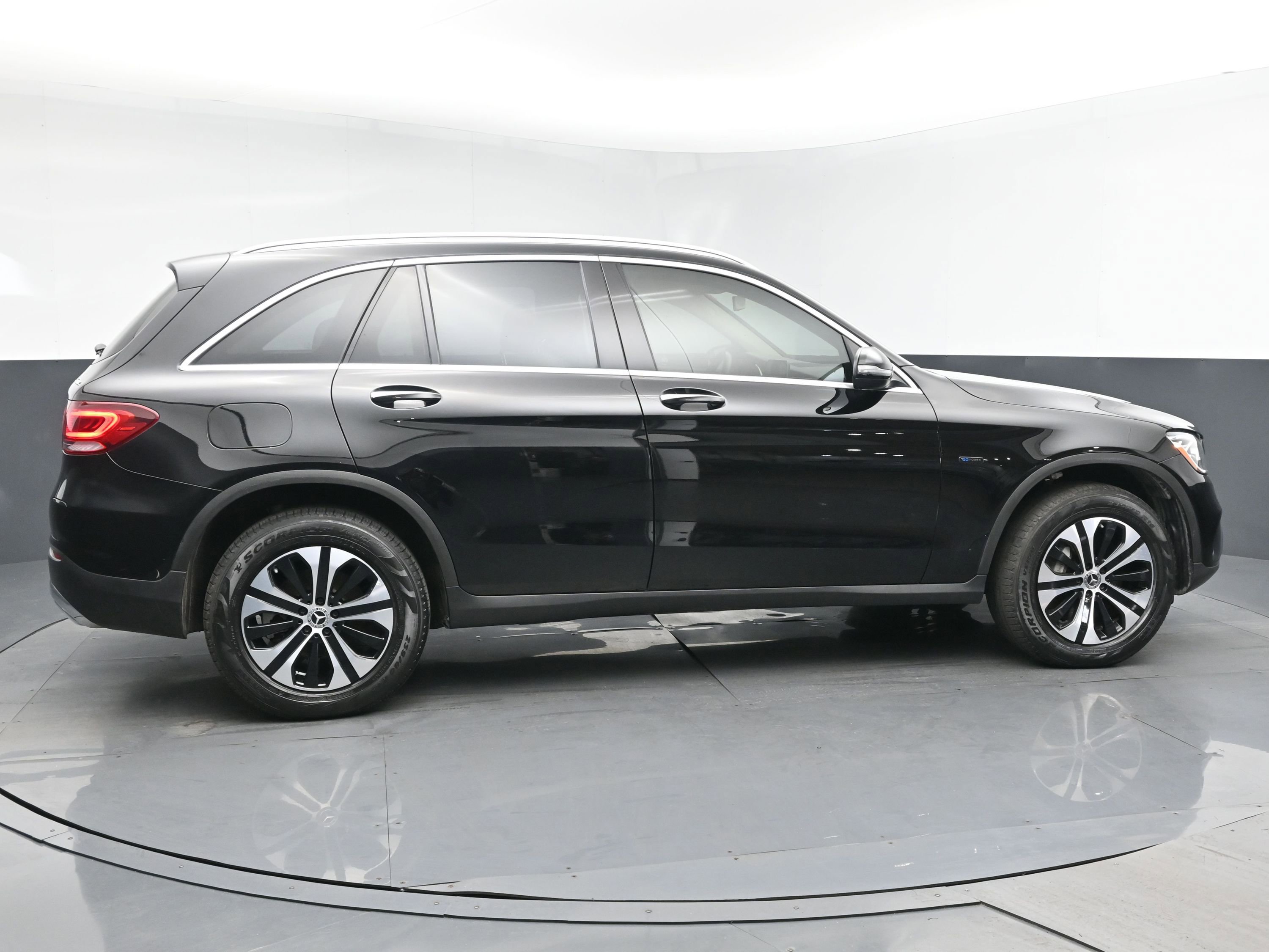 2020 Mercedes Benz GLC 350e 4MATIC photo 3