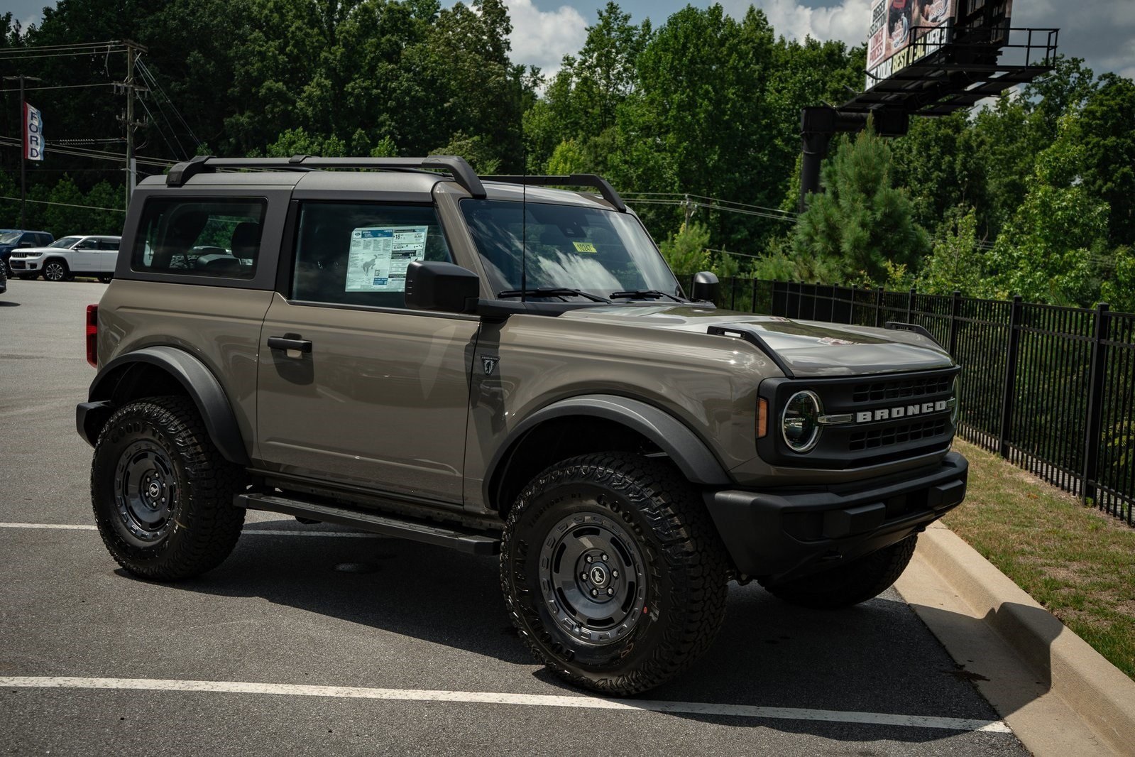 2025 Ford Bronco Base photo 11