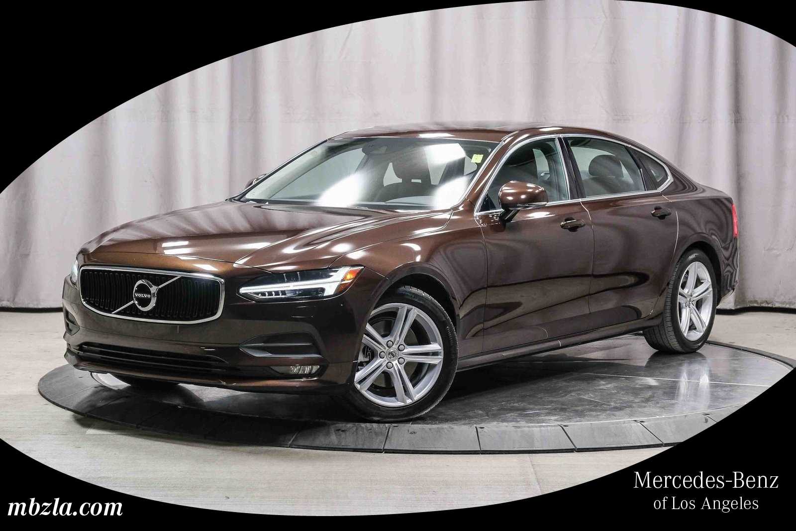 2018 Volvo S90 Momentum's photo
