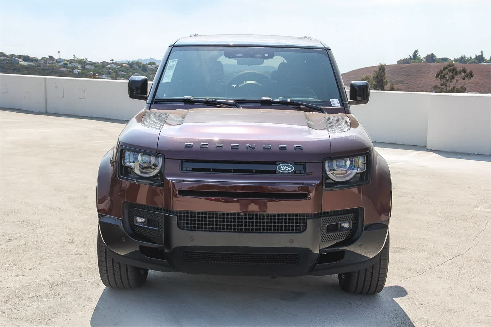 2025 Land Rover Defender 130 X-Dynamic SE photo 2