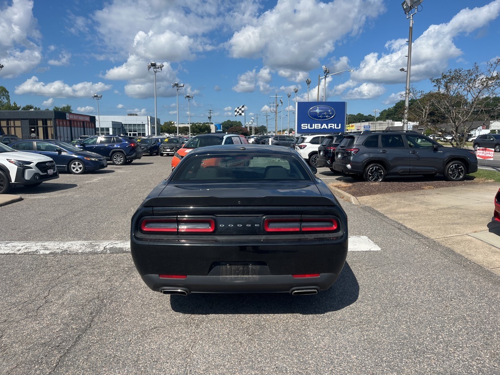 2023 Dodge Challenger SXT photo 4