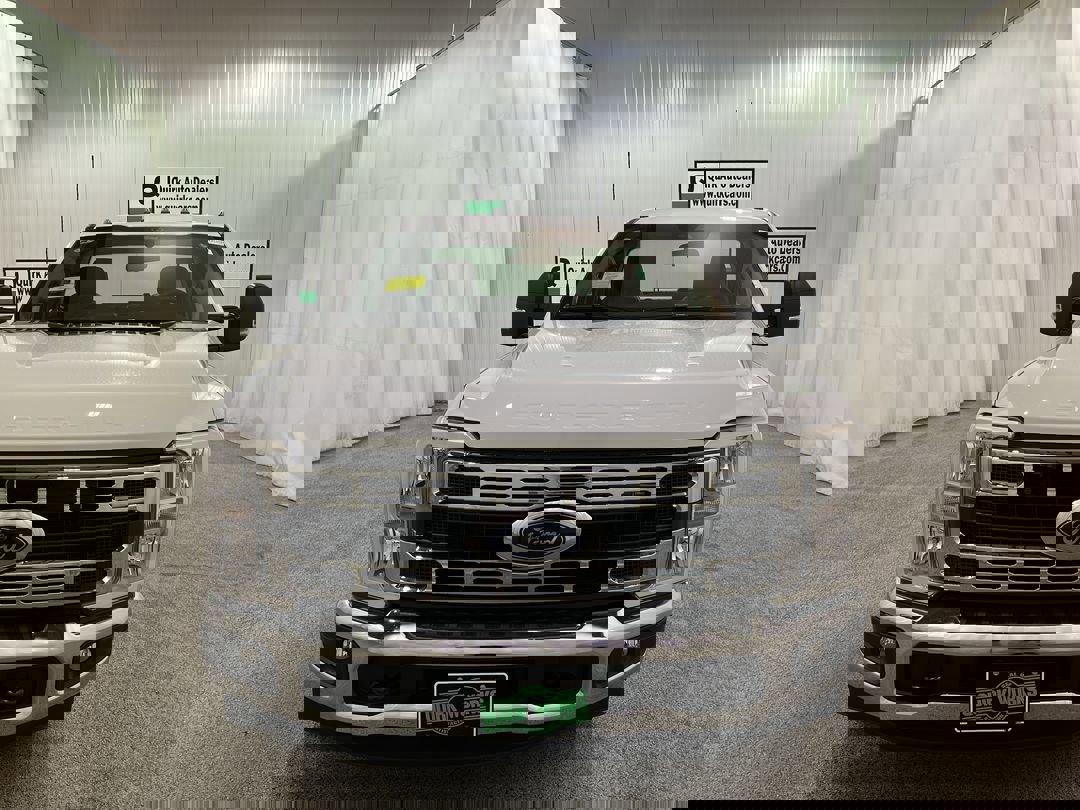 2025 Ford F-350 XL photo 2