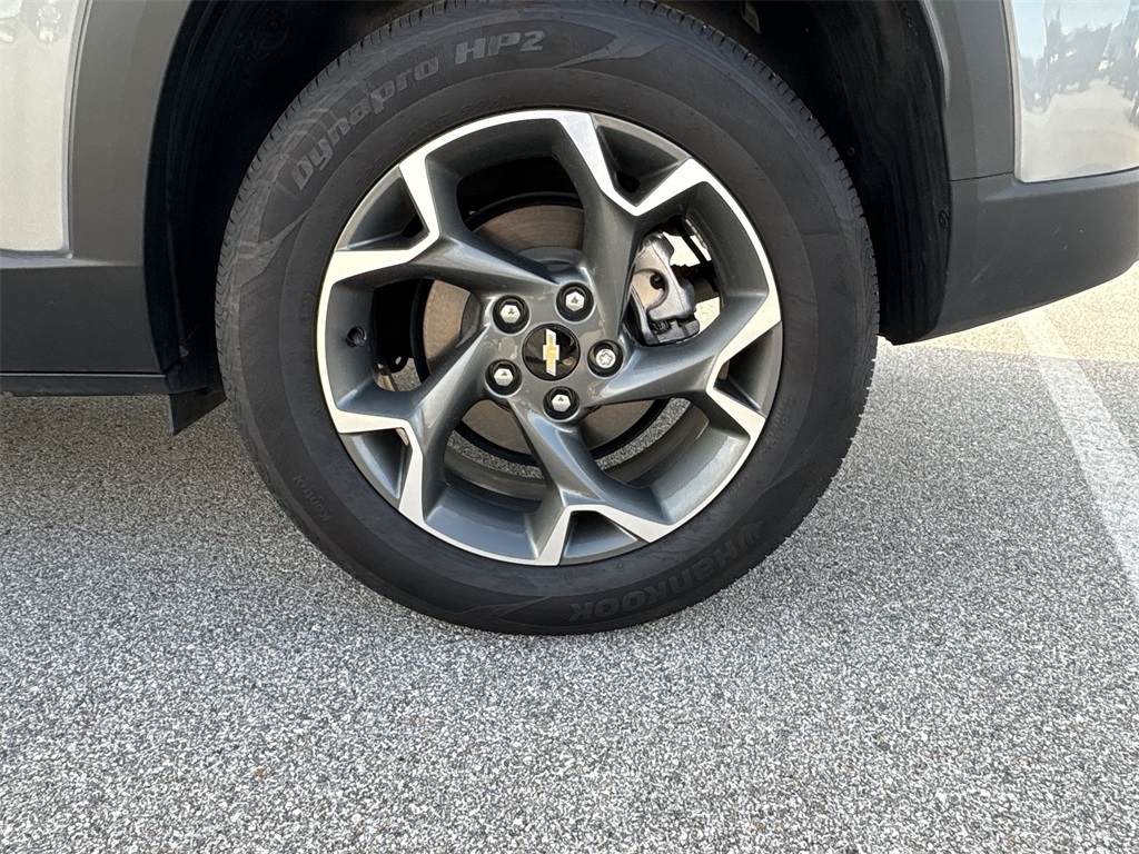 2024 Chevrolet Trax LT photo 17