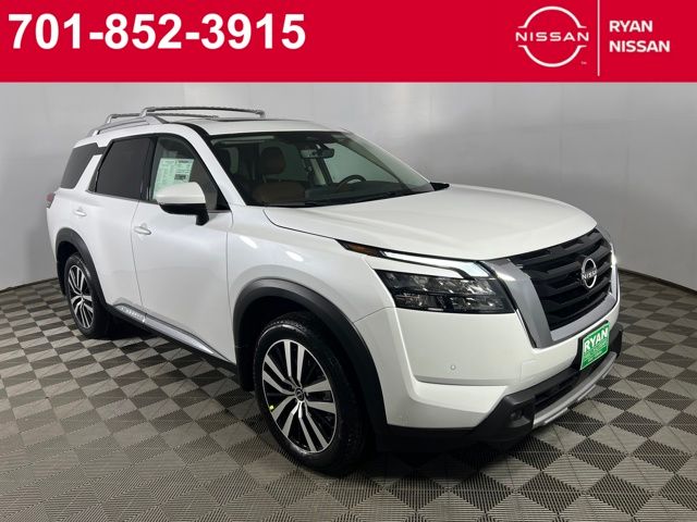 2025 Nissan Pathfinder Platinum's photo